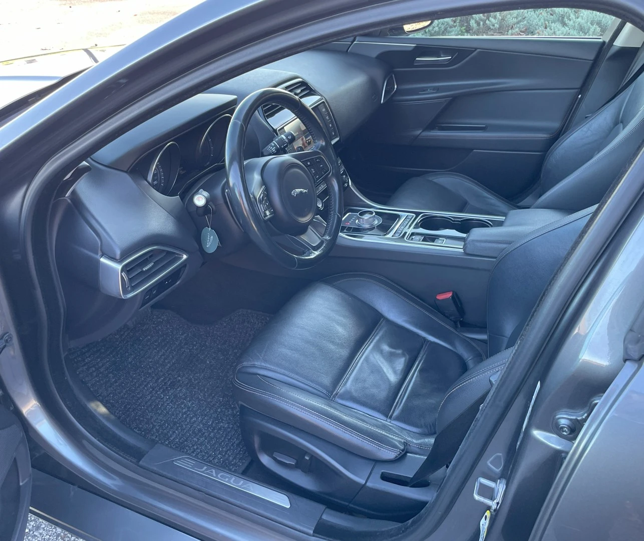 Jaguar XE 2.0 D Prestige Aut.