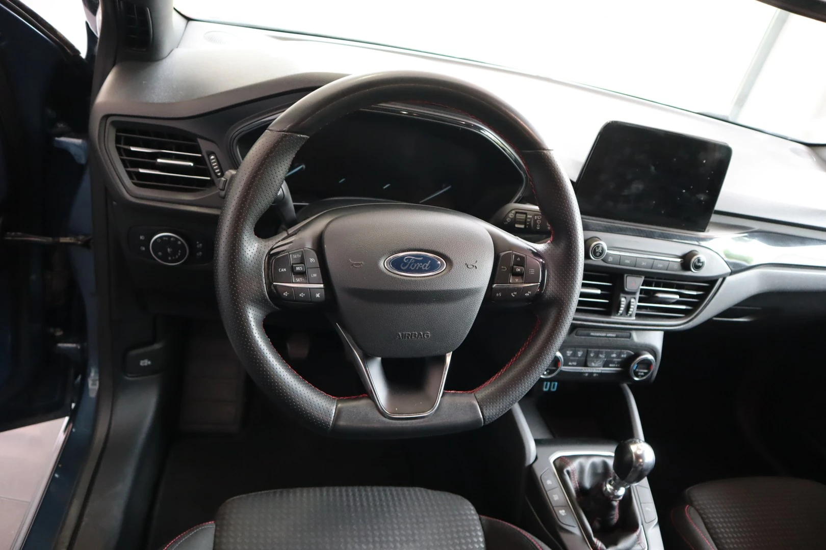 Ford Focus 1.0 EcoBoost MHEV ST-Line