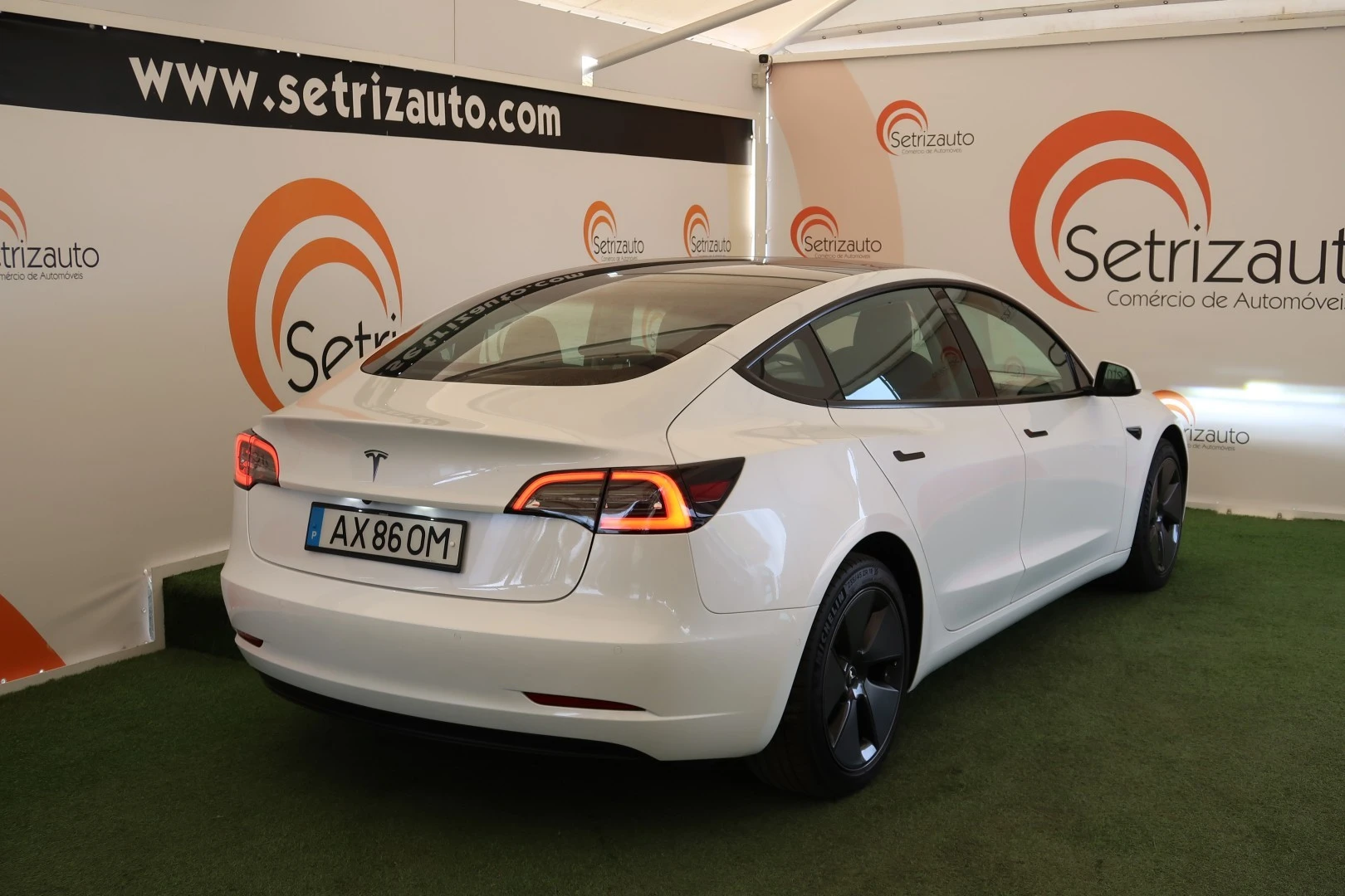 Tesla Model 3 Standard Range Plus RWD