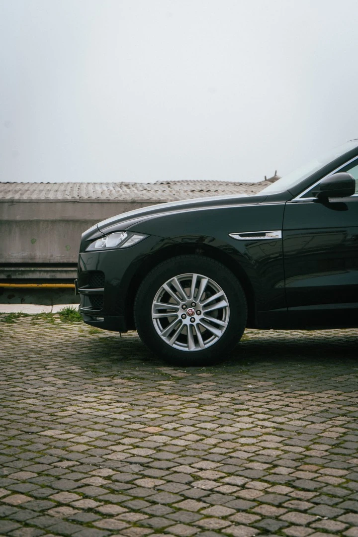 Jaguar F-Pace 2.0 i4D Portfolio Aut.