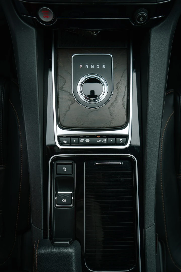 Jaguar F-Pace 2.0 i4D Portfolio Aut.