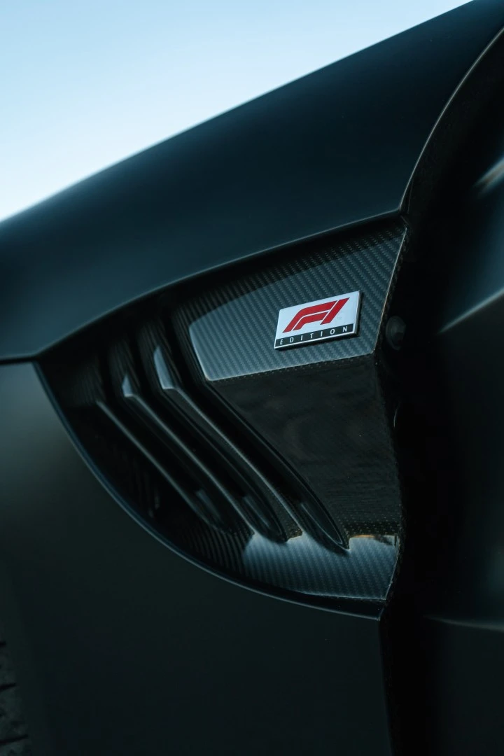 Aston Martin Vantage Roadster V8 F1 Edition