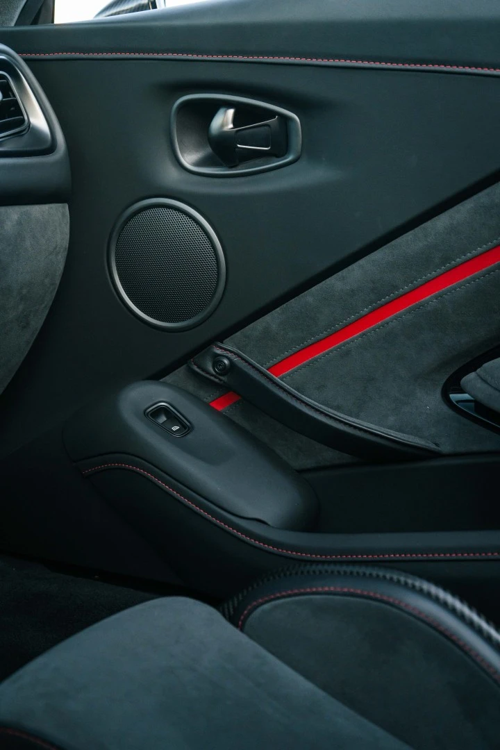 Aston Martin Vantage Roadster V8 F1 Edition