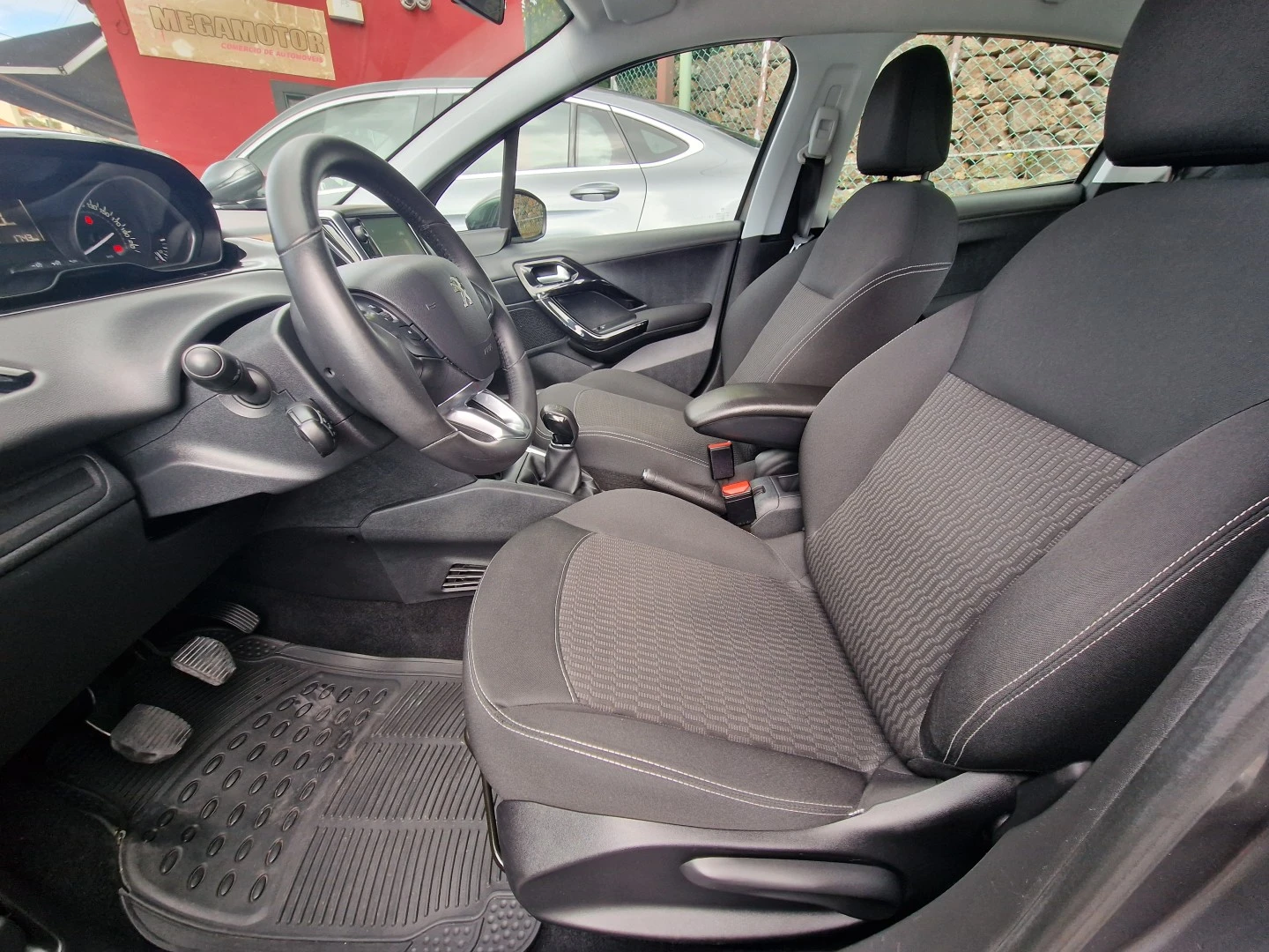 Peugeot 208 1.5 HDI STYLE