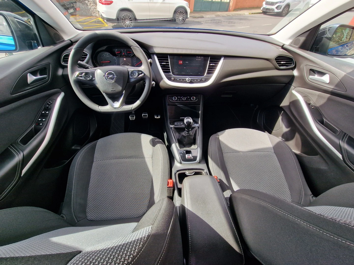 Opel Grandland X 1.2 S&amp;S Business Edition