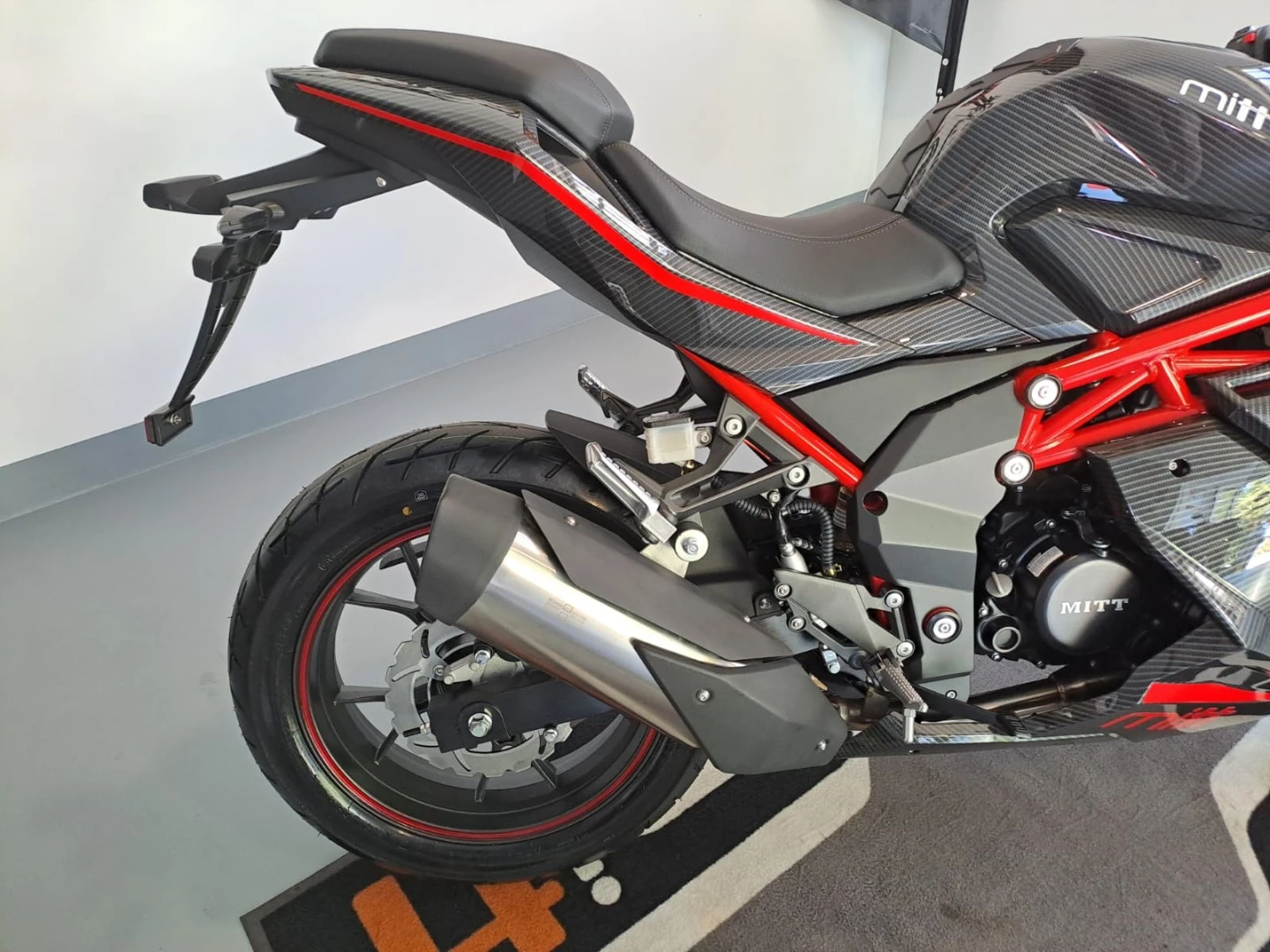 Mitt 125 GP GP CARBON