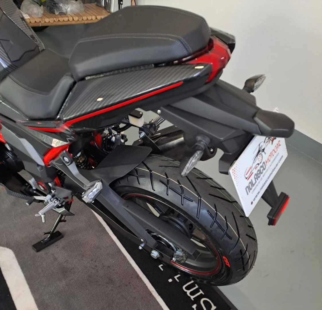Mitt 125 GP GP CARBON