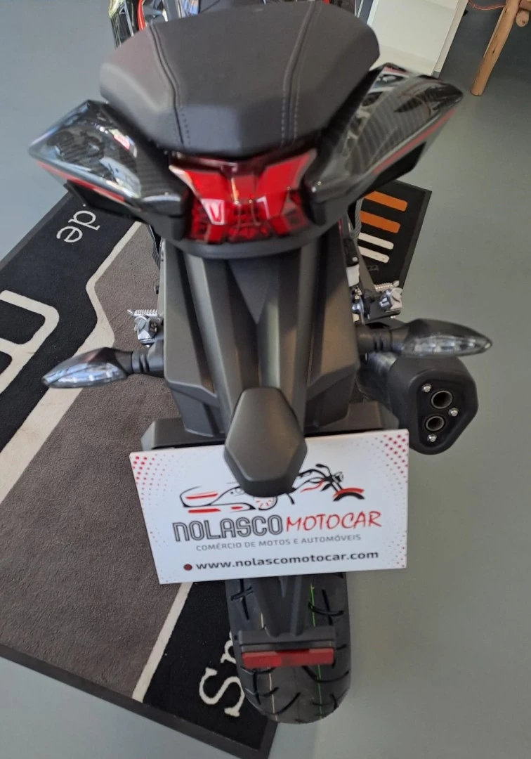 Mitt 125 GP GP CARBON