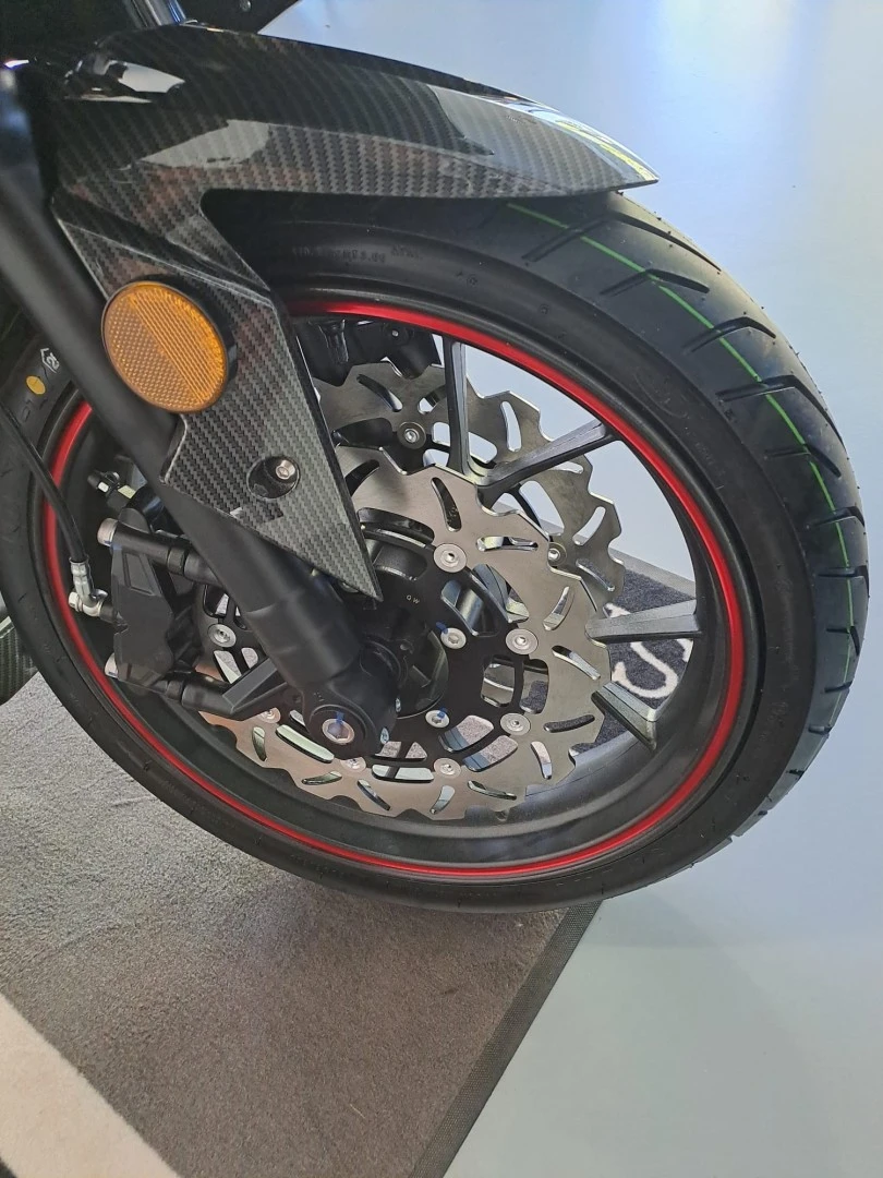 Mitt 125 GP GP CARBON