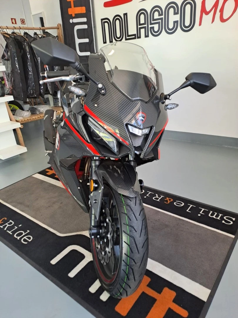 Mitt 125 GP GP CARBON