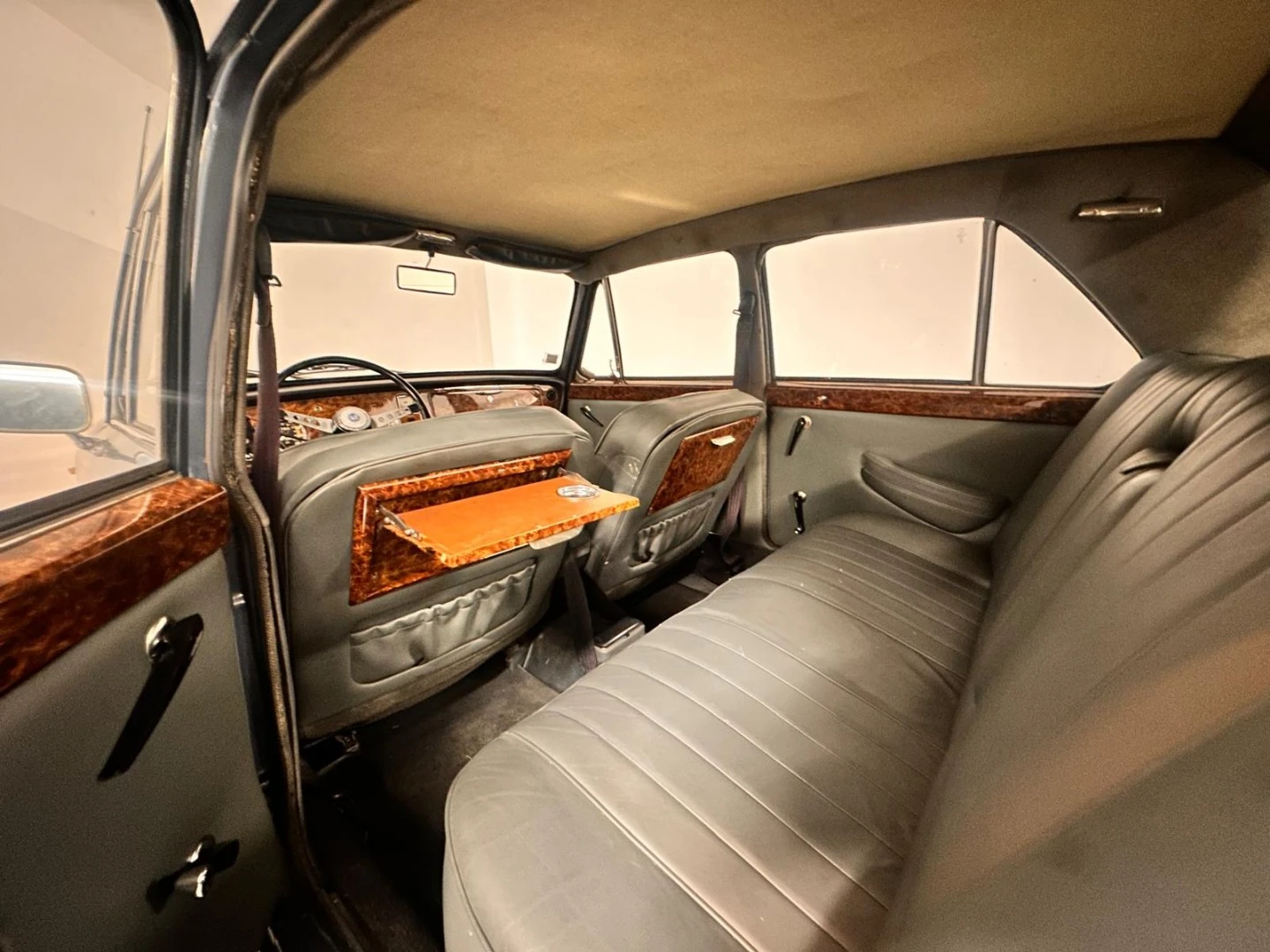 Vanden Plas Princess 1300 SALOON