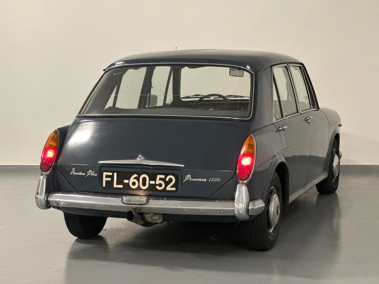 Vanden Plas Princess 1300 SALOON