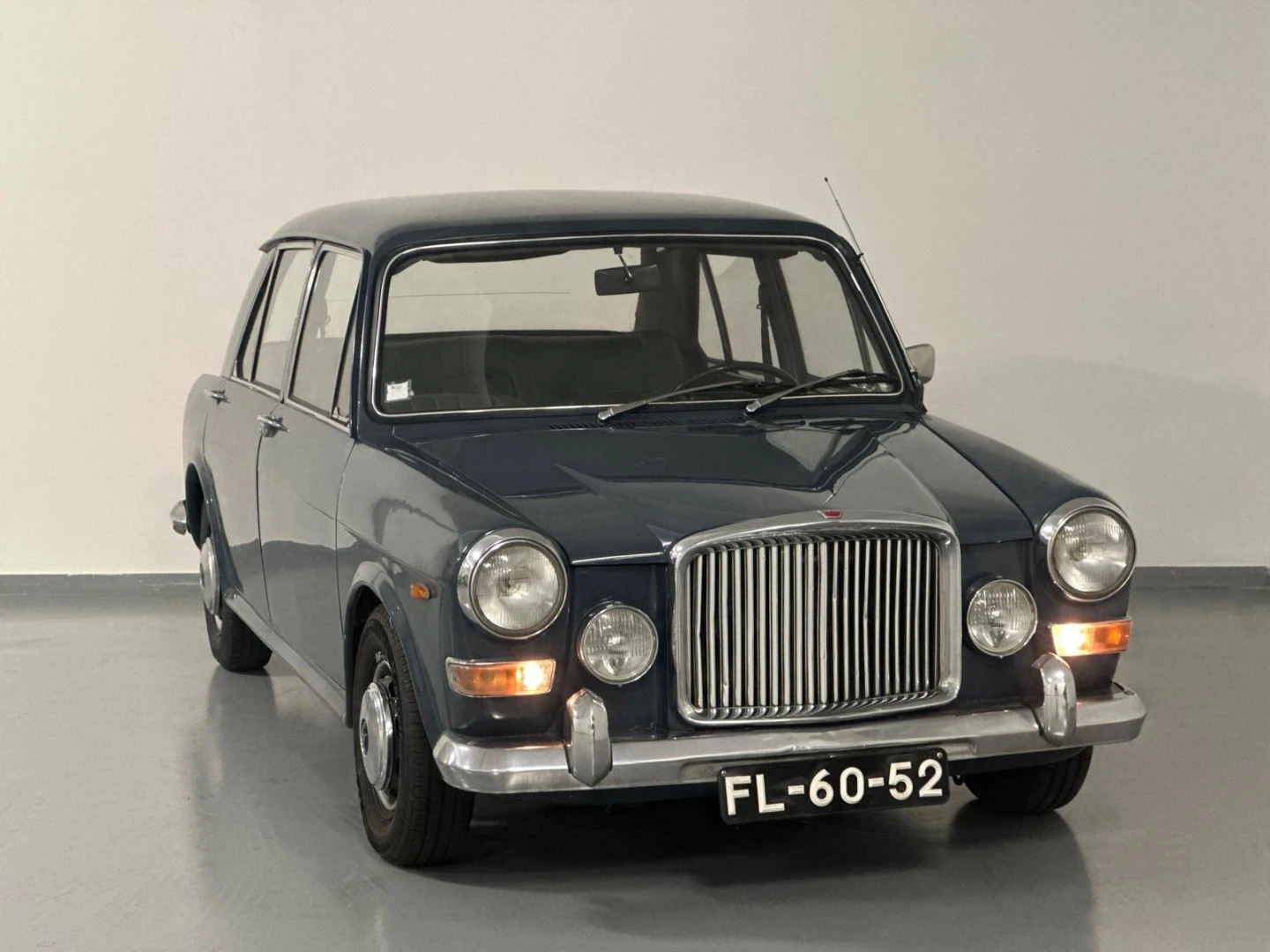 Vanden Plas Princess 1300 SALOON