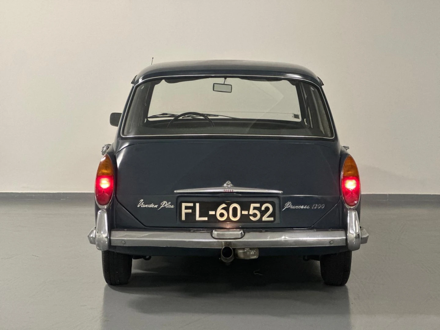 Vanden Plas Princess 1300 SALOON