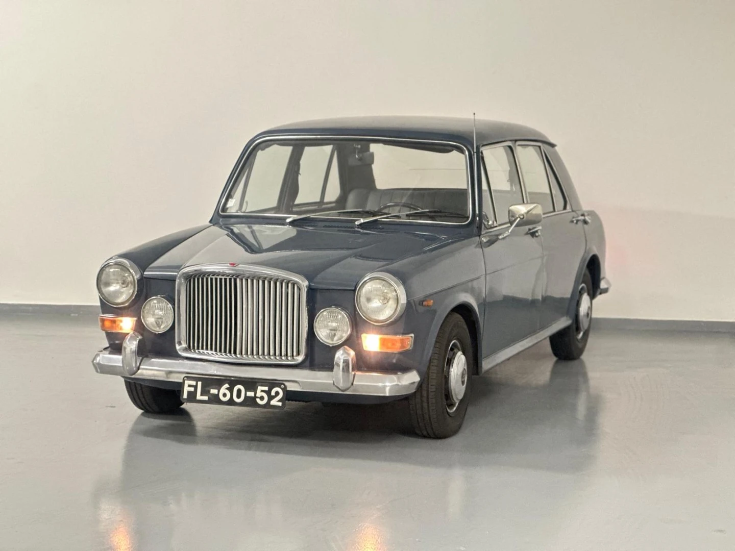 Vanden Plas Princess 1300 SALOON