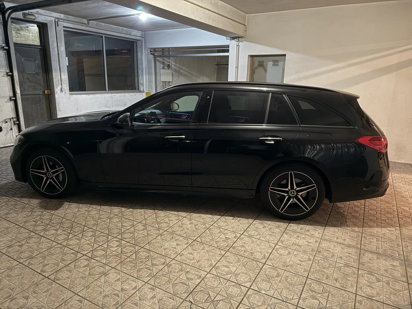Mercedes-Benz C 300 e AMG Line
