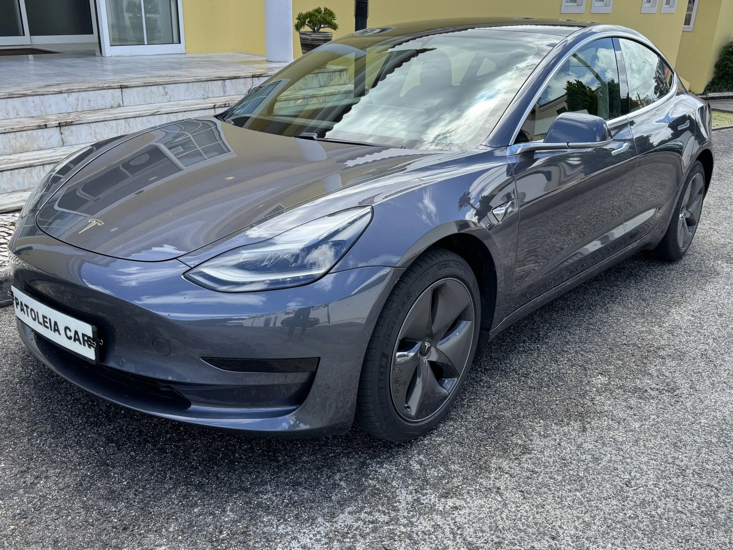 Tesla Model 3 Standard Range Plus RWD