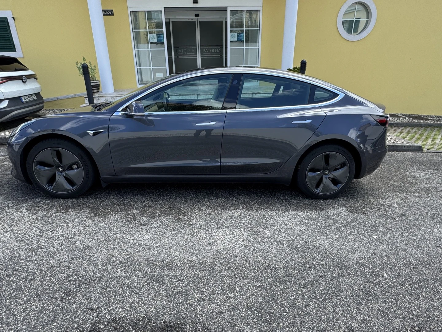 Tesla Model 3 Standard Range Plus RWD
