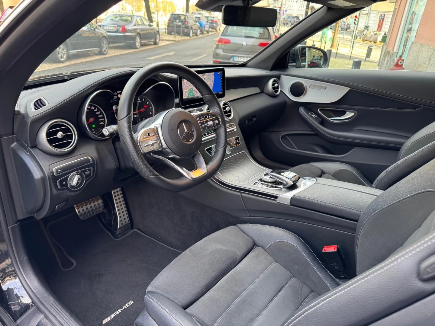 Mercedes-Benz C 180 Cabrio 9G-TRONIC AMG Line