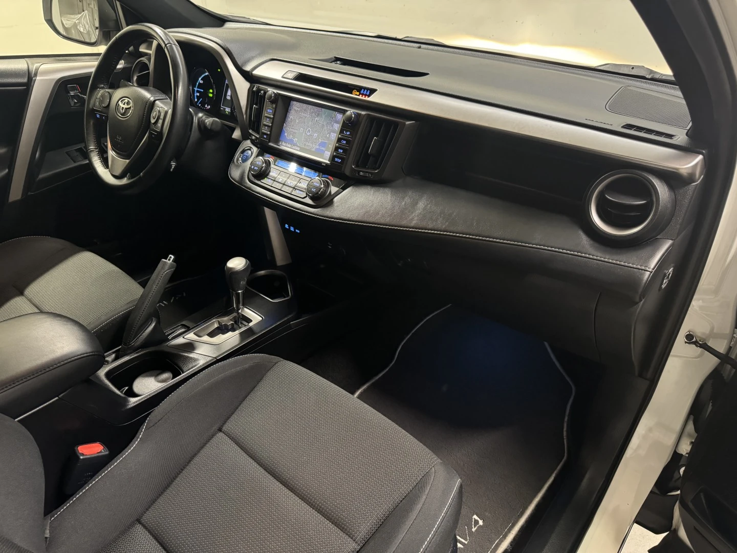 Toyota RAV4 2.5 HSD Pure Dark