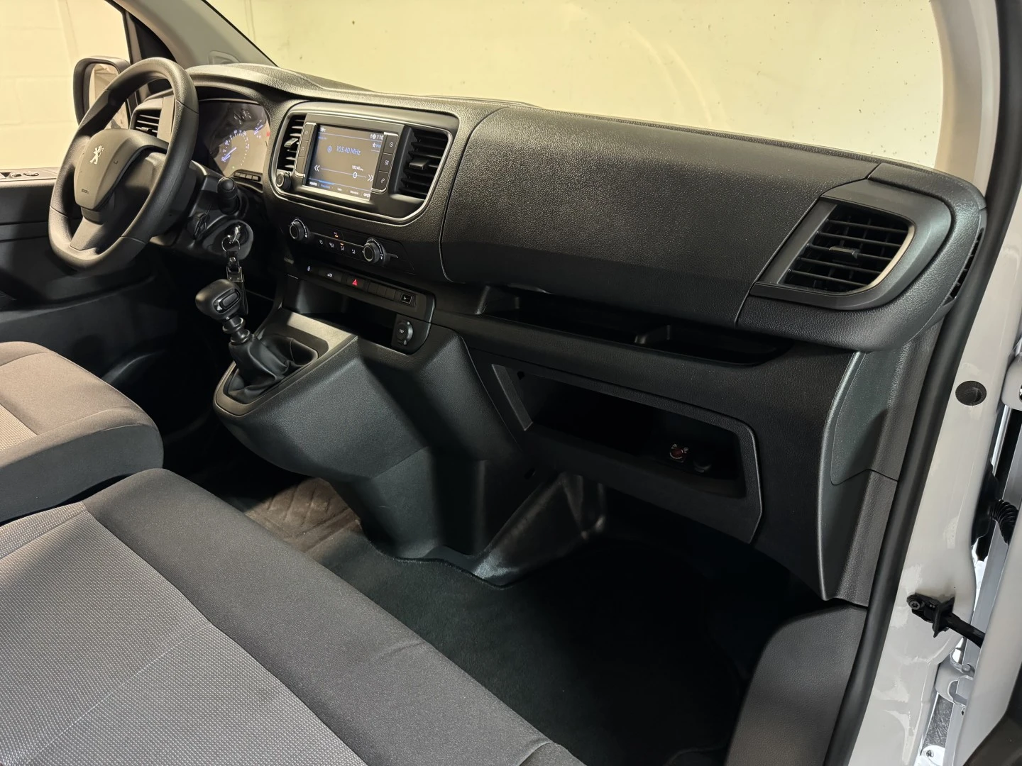 Peugeot Expert 1.5 BlueHDi L1H1 Pro Compact