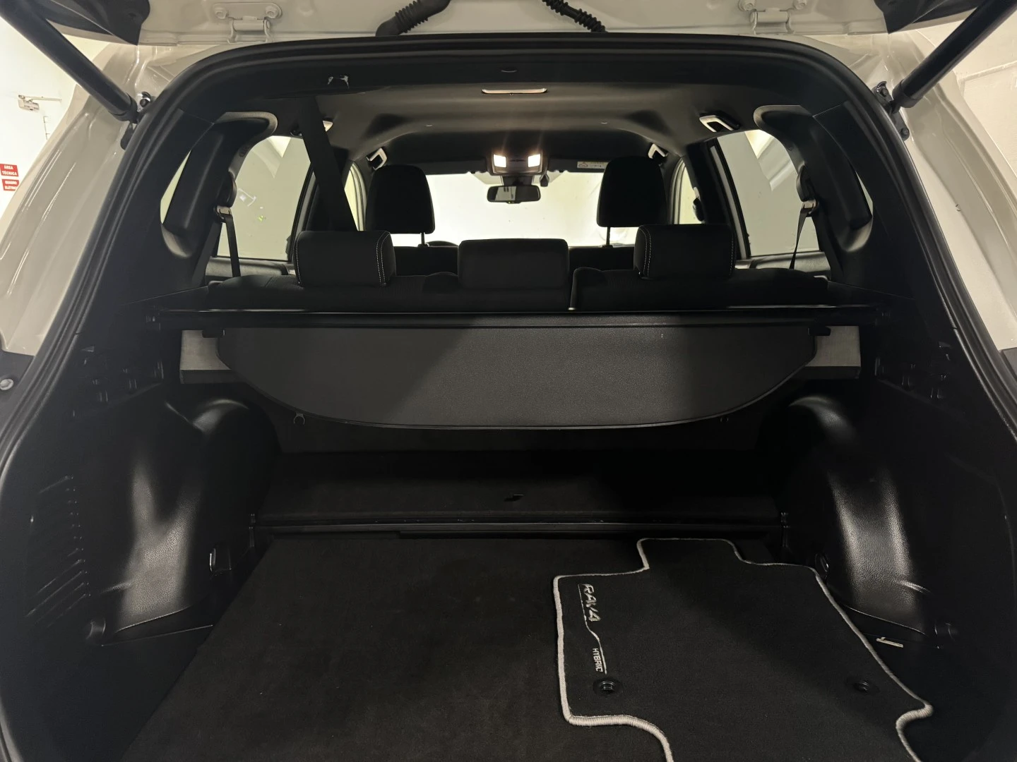 Toyota RAV4 2.5 HSD Pure Dark