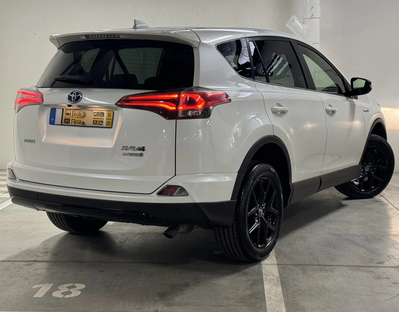 Toyota RAV4 2.5 HSD Pure Dark