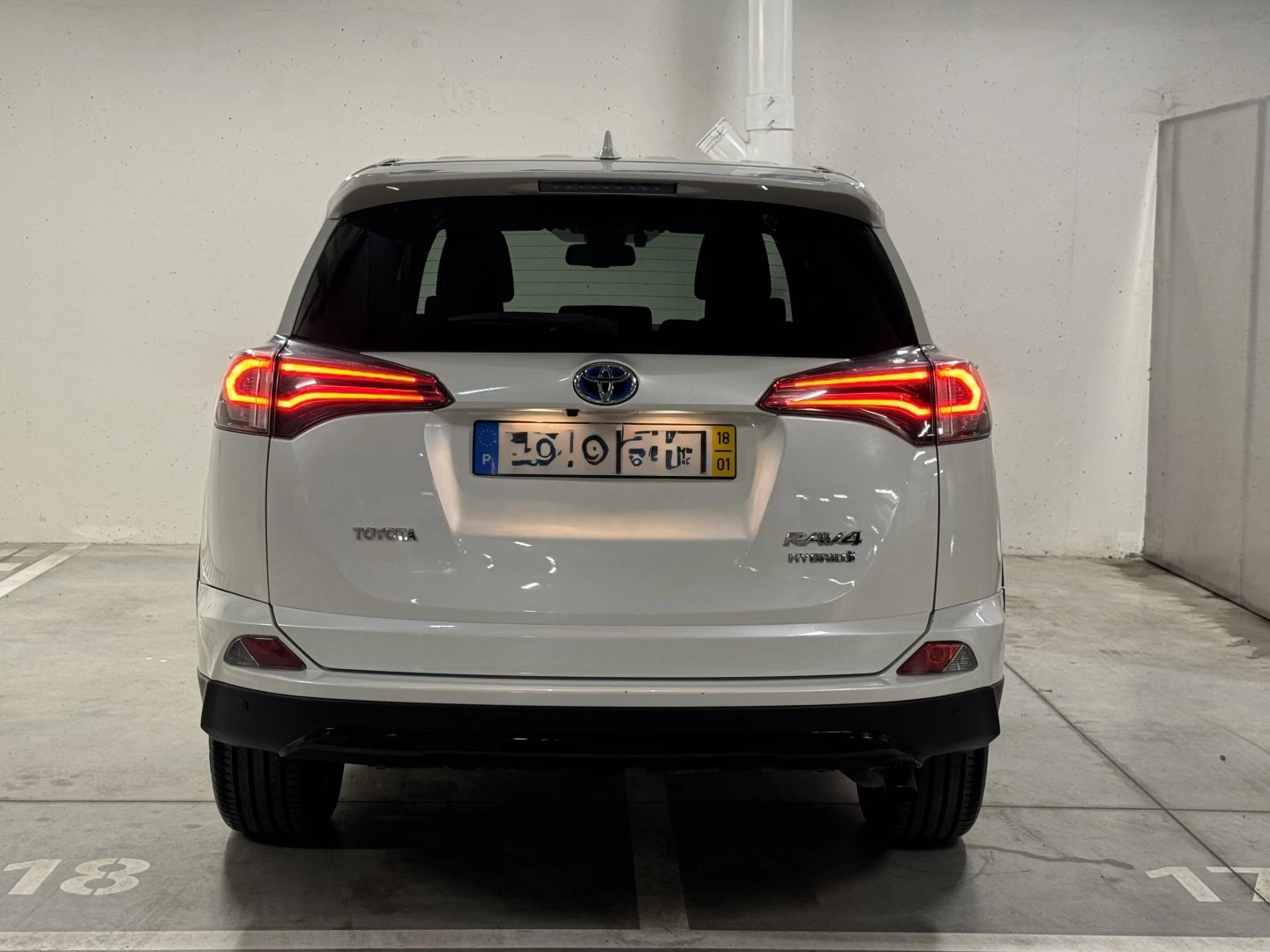 Toyota RAV4 2.5 HSD Pure Dark
