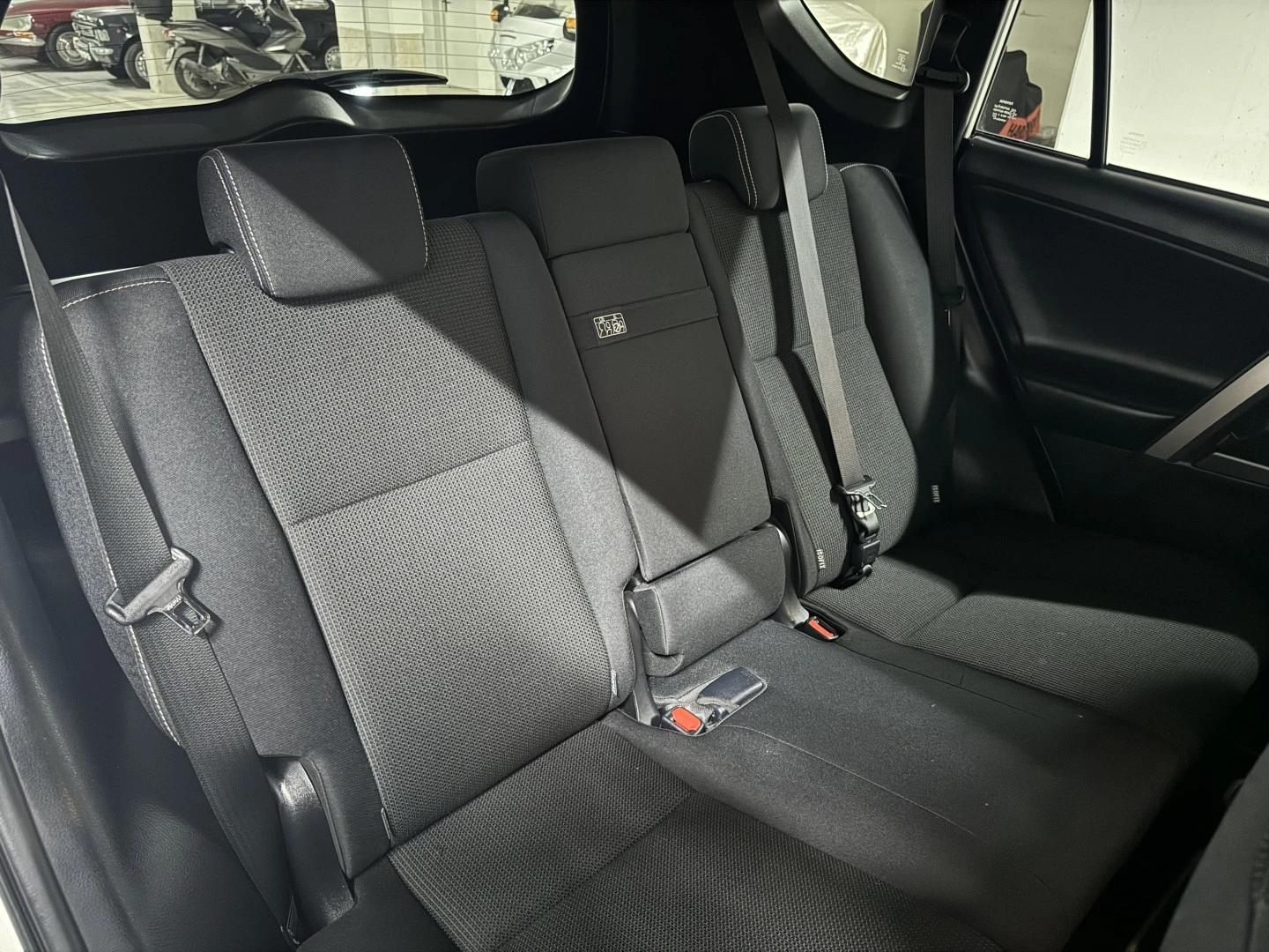 Toyota RAV4 2.5 HSD Pure Dark