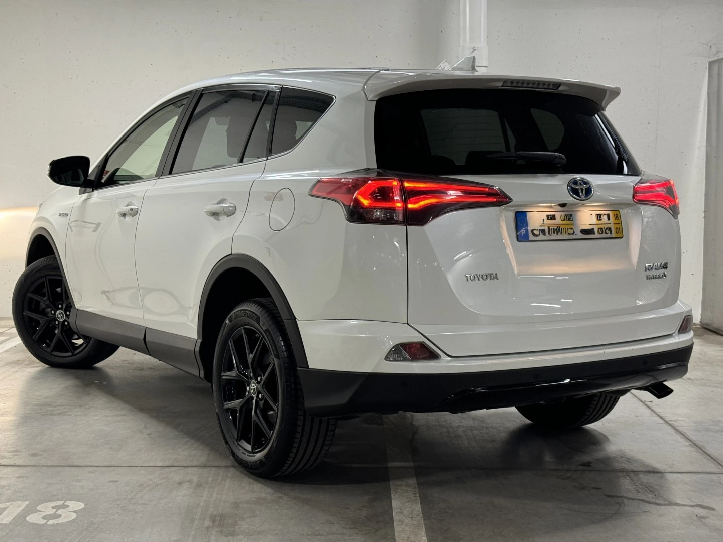 Toyota RAV4 2.5 HSD Pure Dark