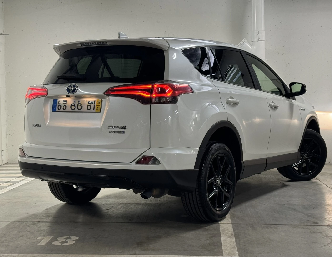 Toyota RAV4 2.5 HSD Pure Dark