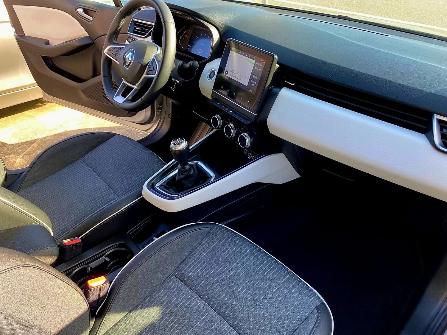 Renault Clio 1.0 TCe Intens Bi-Fuel