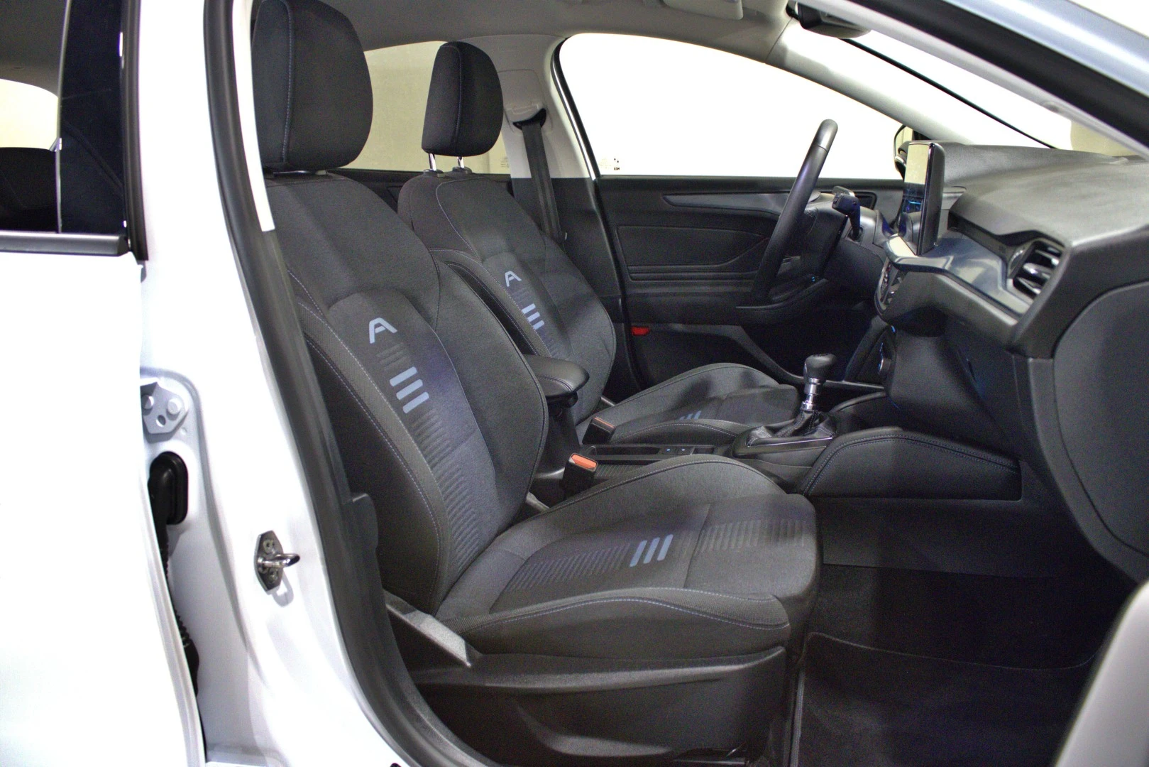 Ford Focus 1.0 EcoBoost MHEV Active X