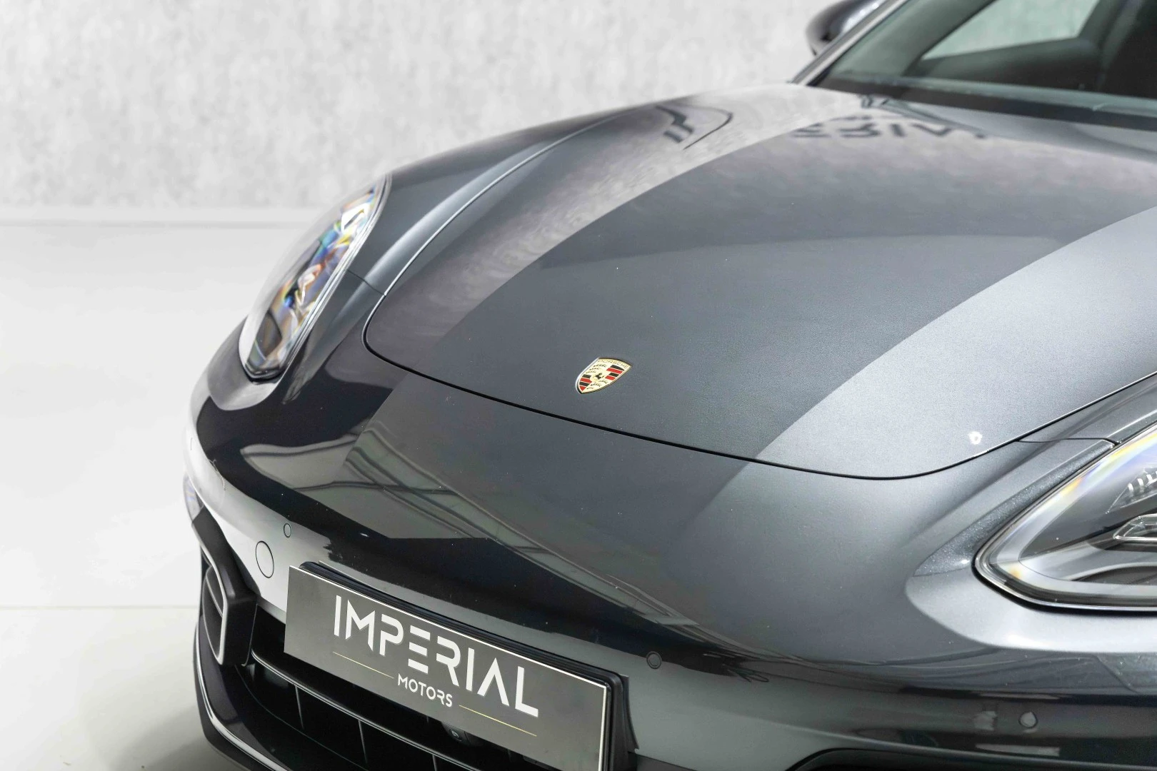 Porsche Panamera Sport Turismo 4 E-Hybrid Platinum Edition PDLS