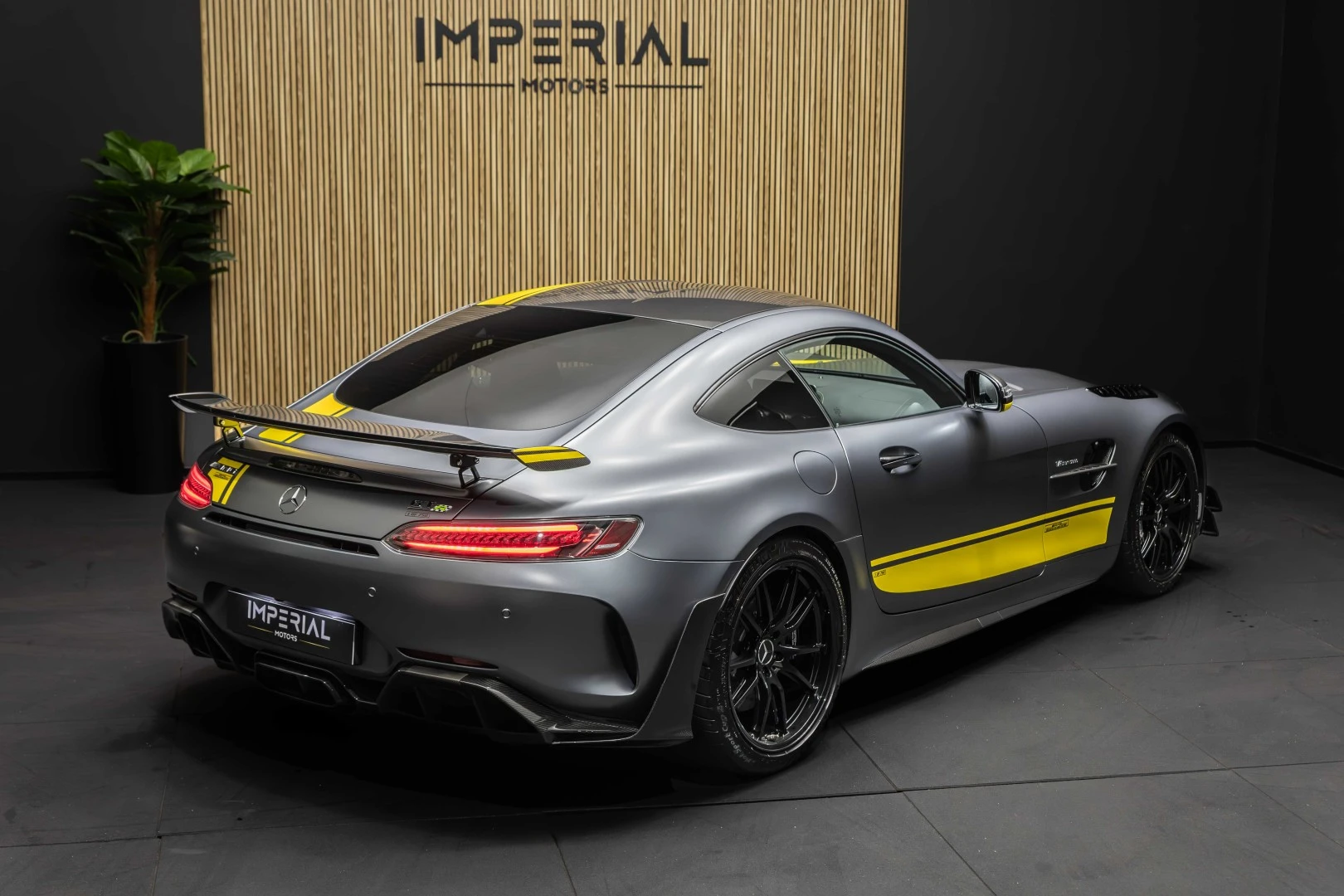 Mercedes-Benz AMG GT R Pro