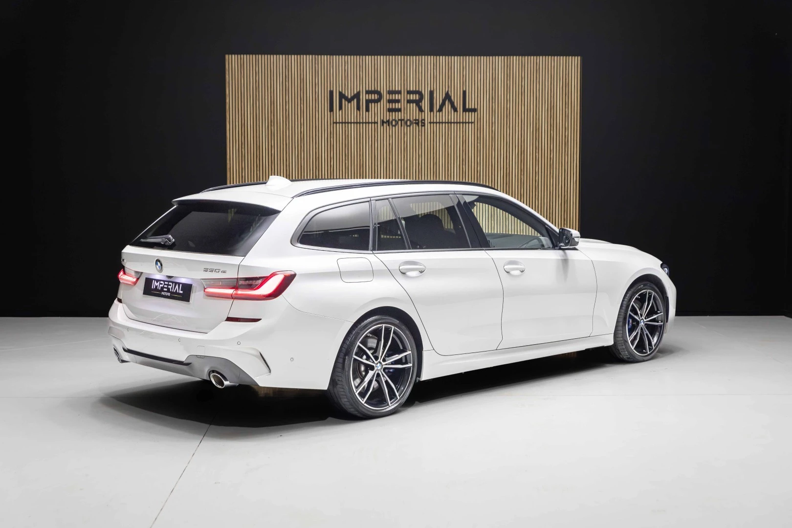 BMW 330 e Touring Pack Desportivo M Pro Auto