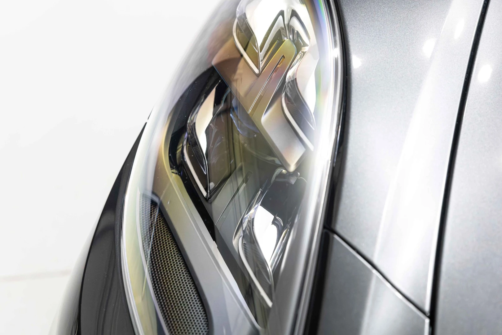 Porsche Panamera Sport Turismo 4 E-Hybrid Platinum Edition PDLS