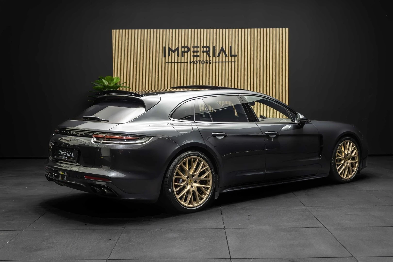 Porsche Panamera Sport Turismo 4 E-Hybrid