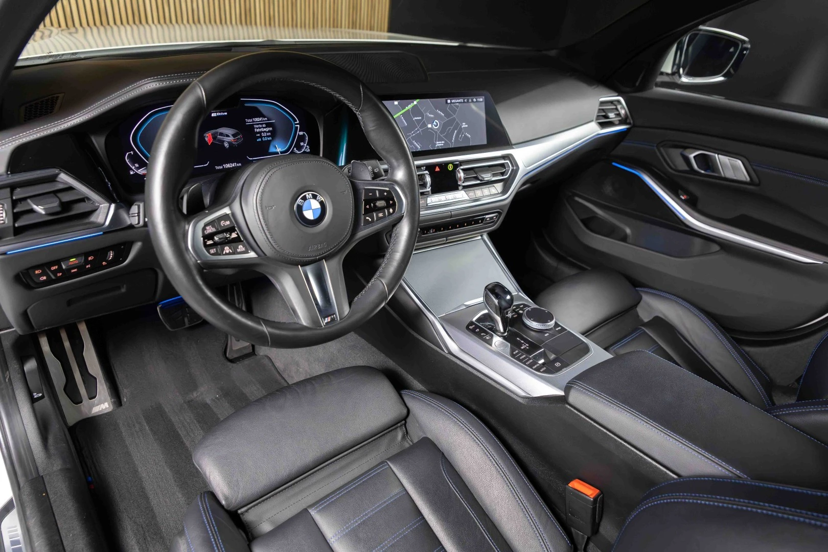 BMW 330 e Touring Pack Desportivo M Pro Auto