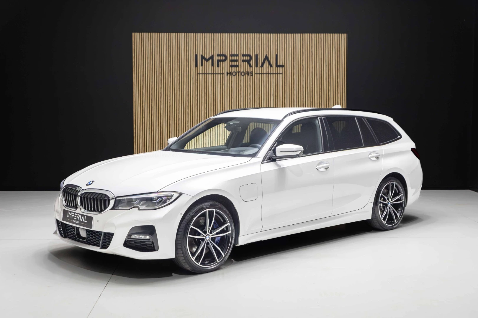 BMW 330 e Touring Pack Desportivo M Pro Auto
