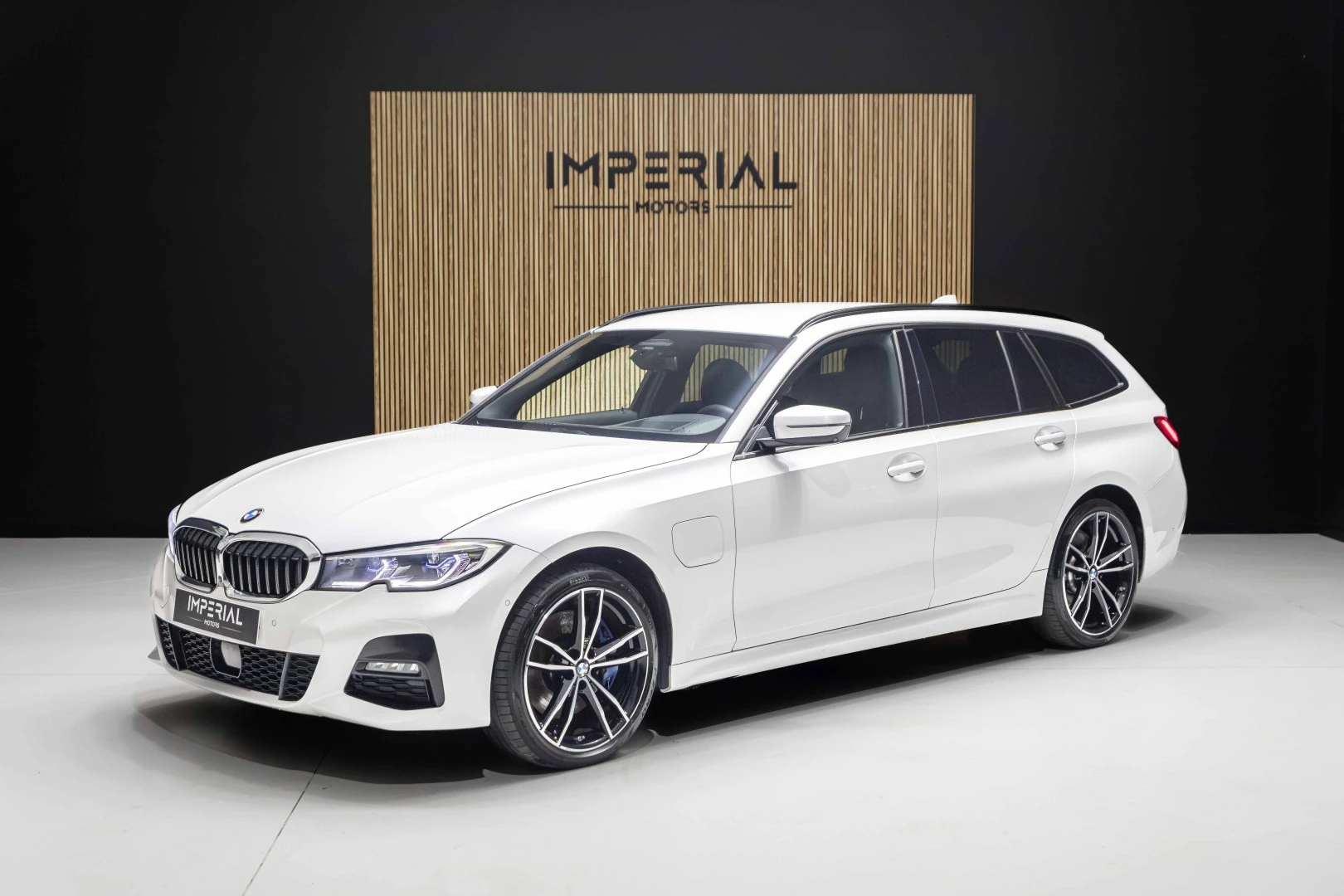 BMW 330 e Touring Pack Desportivo M Pro Auto