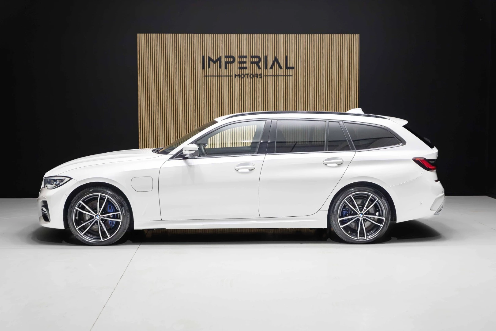 BMW 330 e Touring Pack Desportivo M Pro Auto