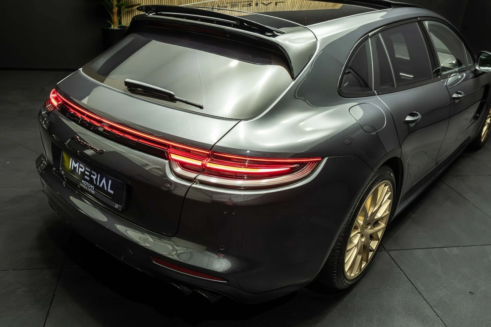 Porsche Panamera Sport Turismo 4 E-Hybrid