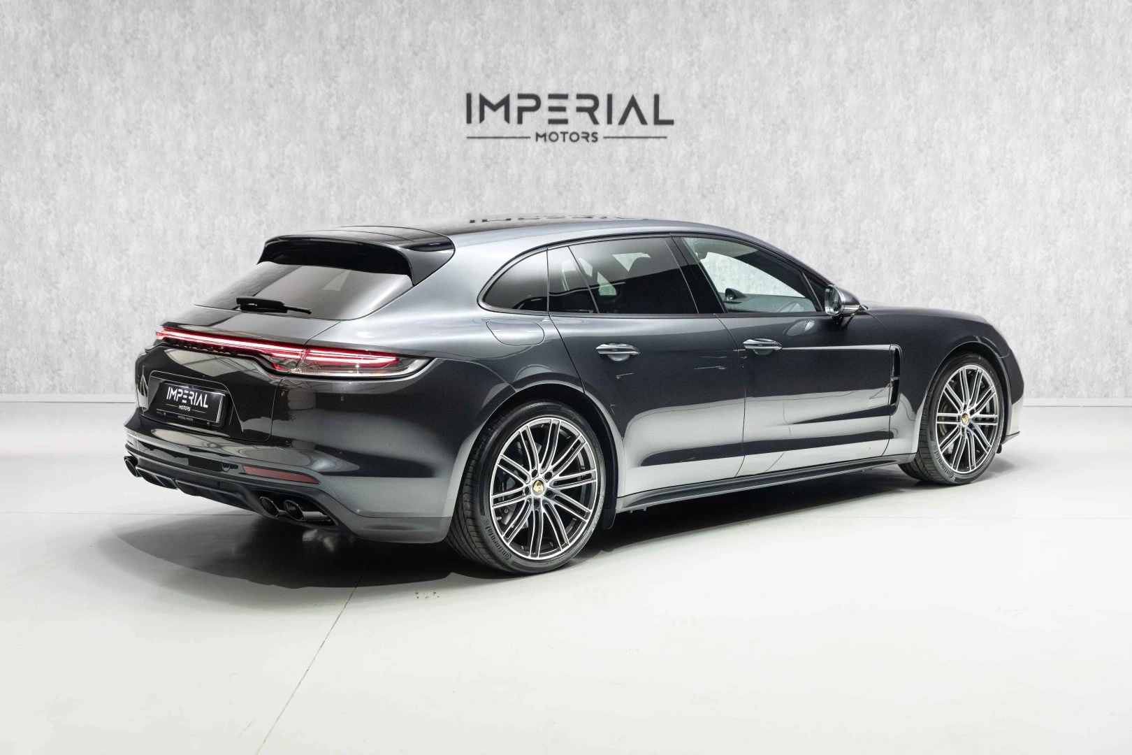 Porsche Panamera Sport Turismo 4 E-Hybrid Platinum Edition PDLS