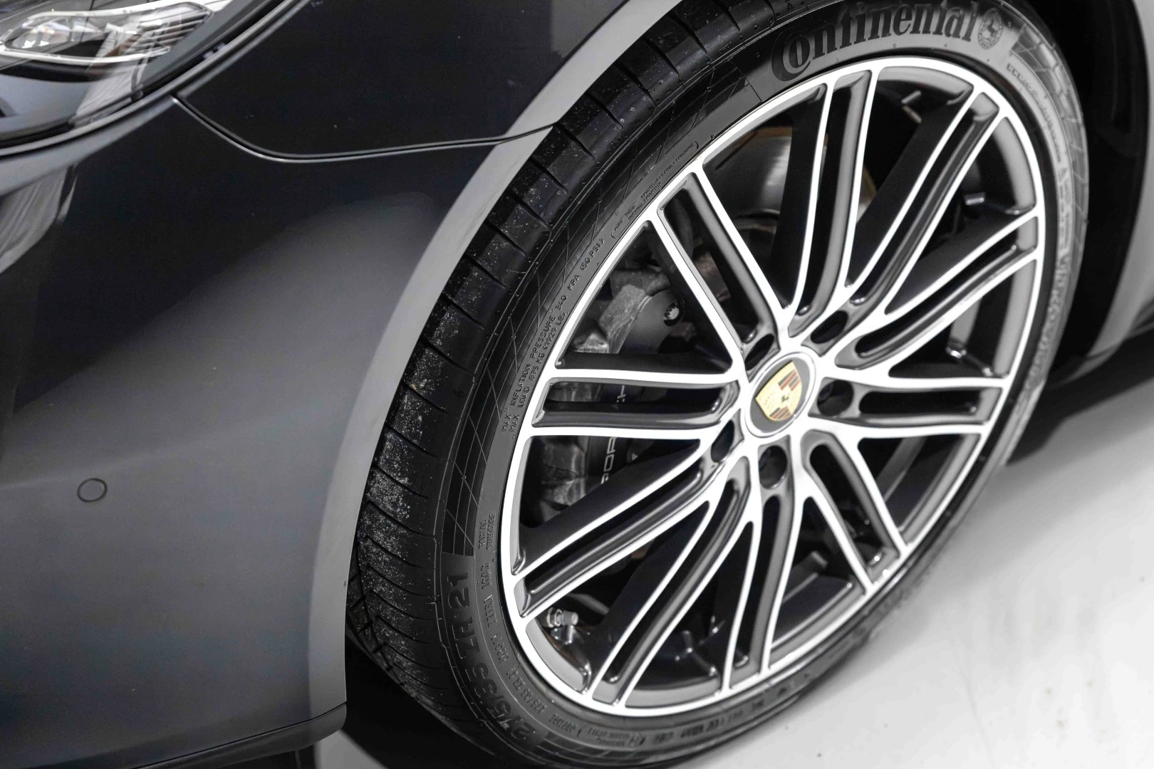 Porsche Panamera Sport Turismo 4 E-Hybrid Platinum Edition PDLS