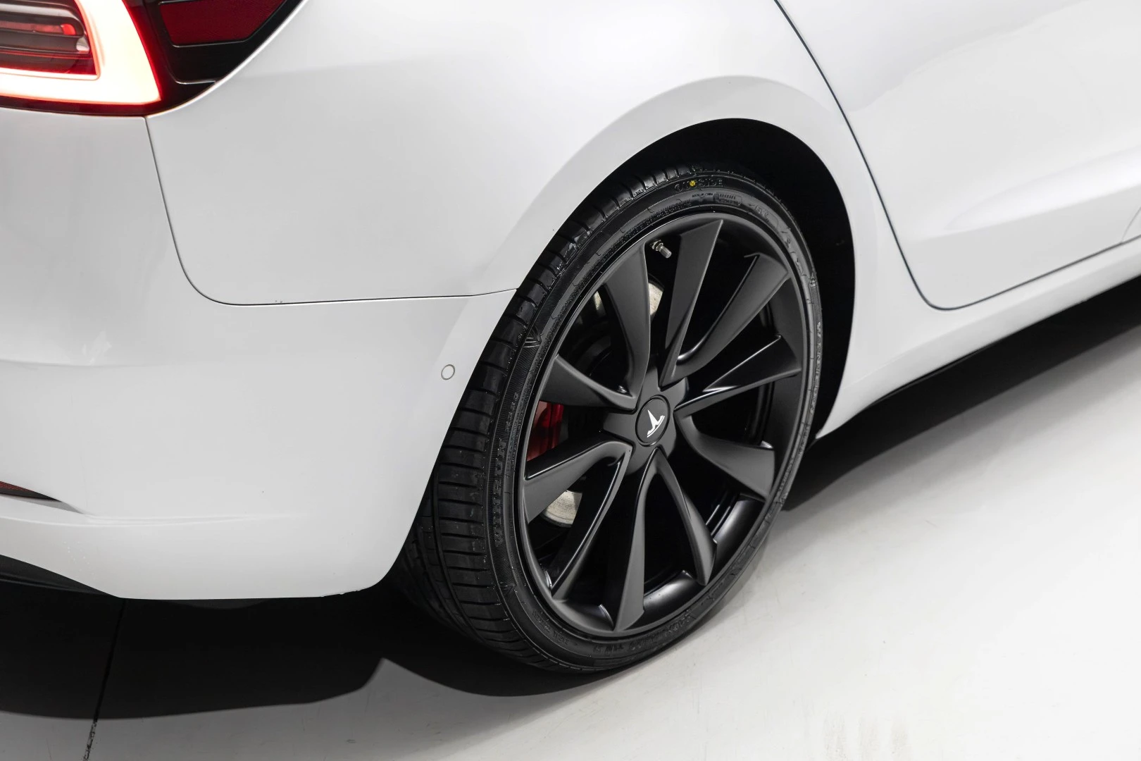 Tesla Model 3 Long-Range Dual Motor AWD