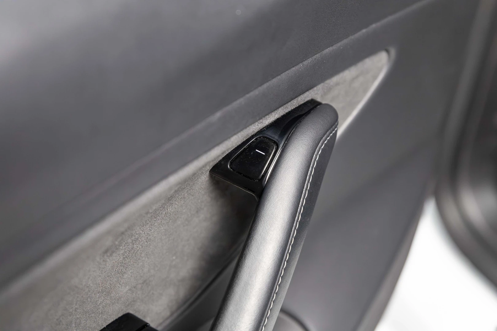 Tesla Model 3 AWD Dual Motor Performance