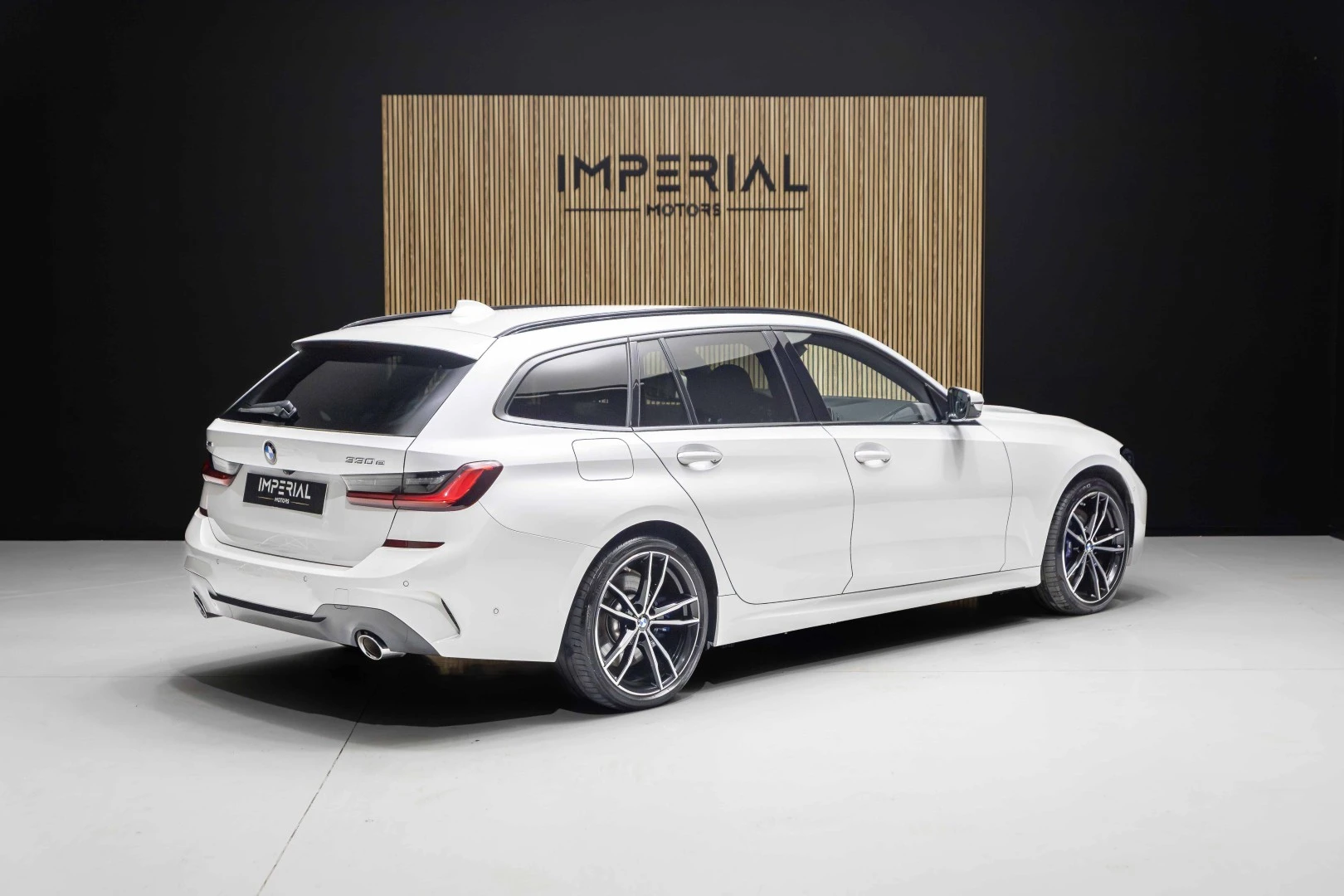 BMW 330 e Touring Pack Desportivo M Pro Auto
