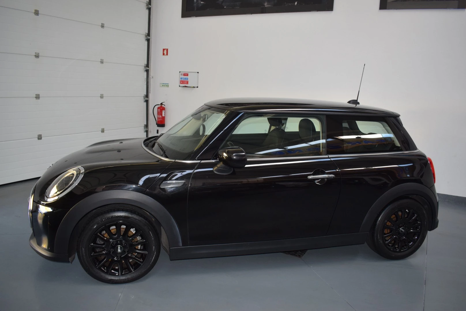 MINI 3 Portas One Blackyard