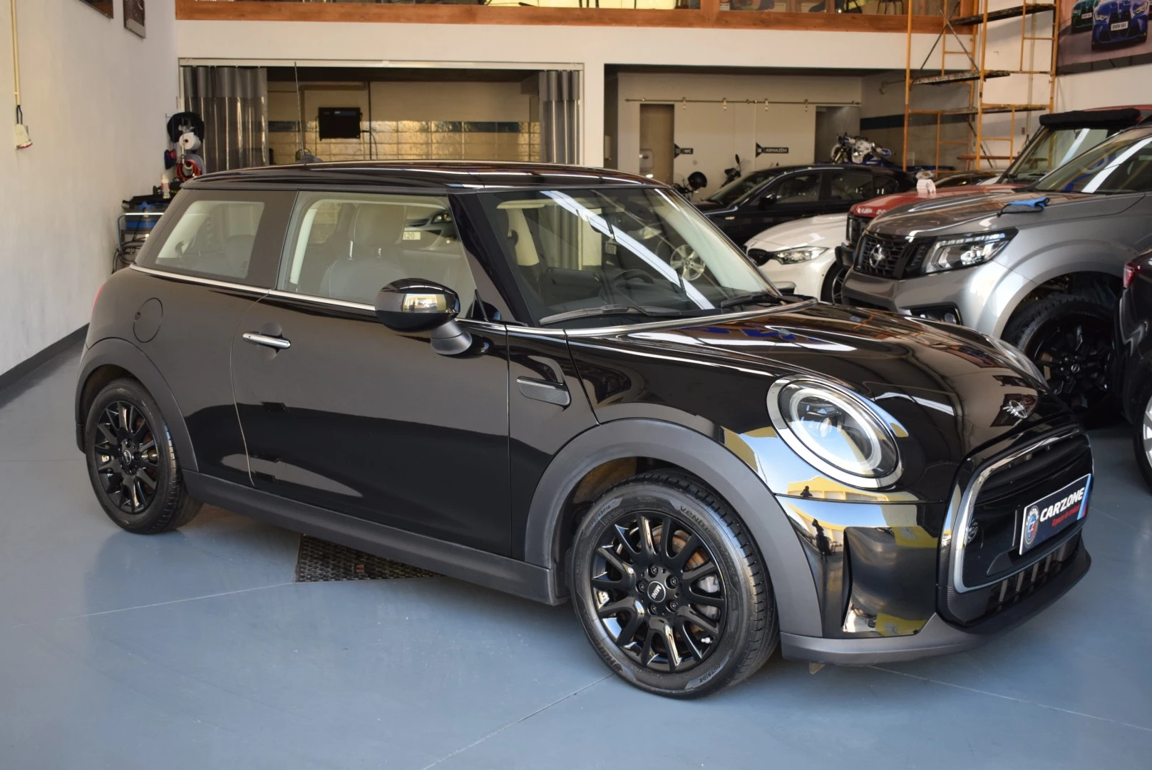 MINI 3 Portas One Blackyard
